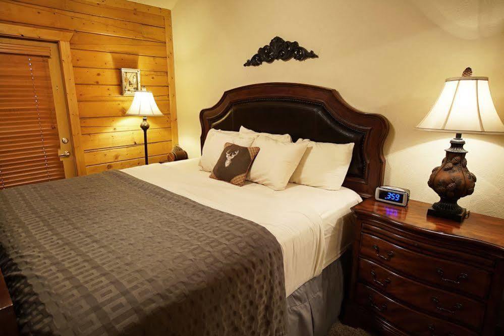 Cabins At Grand Mountain By Thousand Hills Resort Бренсън Екстериор снимка